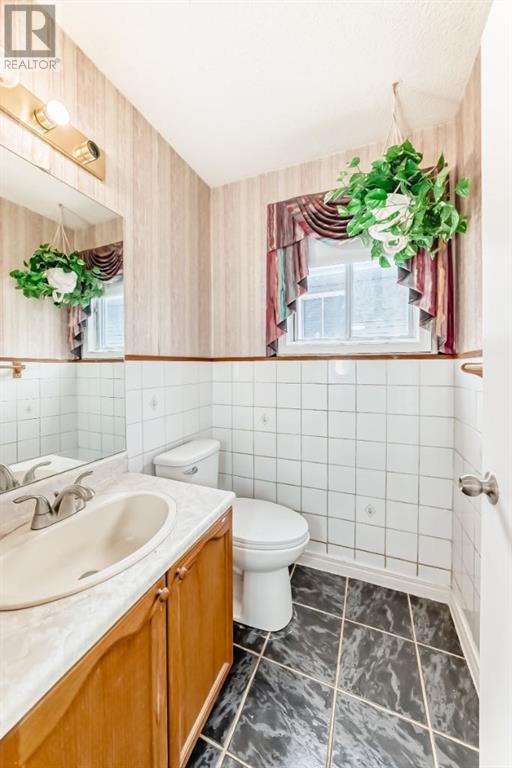 Single Family House for Sale in  Erin Woods Drive SE Erin Woods Calgary 