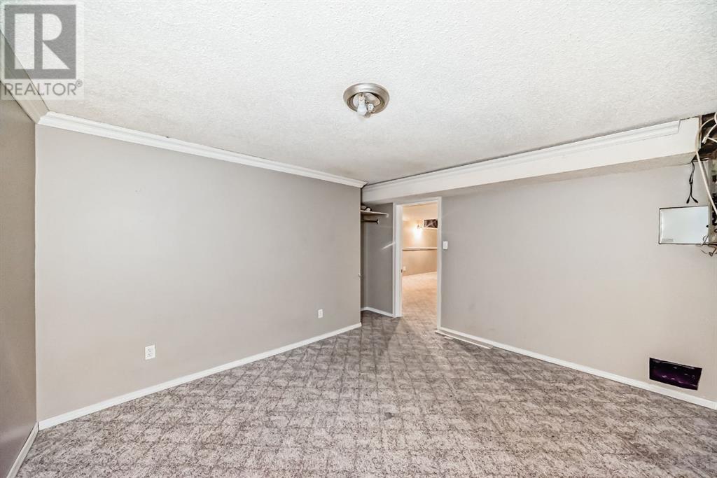 Single Family House for Sale in  Erin Woods Drive SE Erin Woods Calgary 