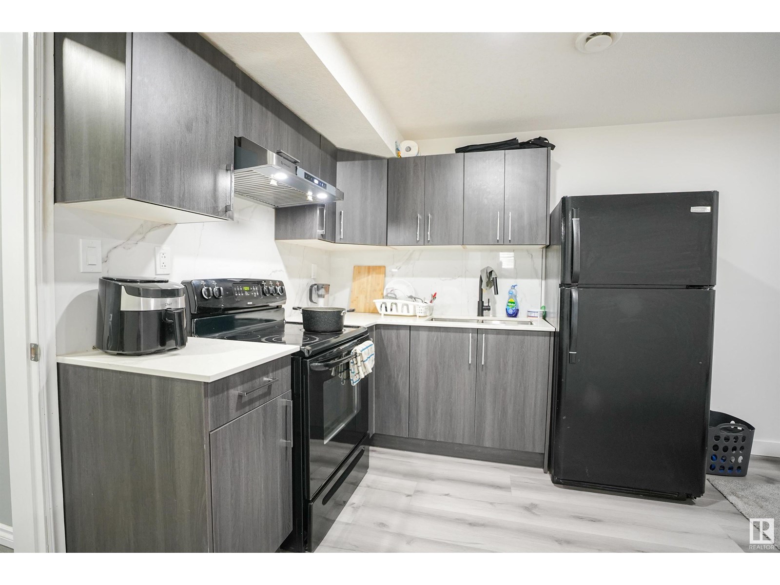 Photo 35 of 3730 9 St Nw, Edmonton AB