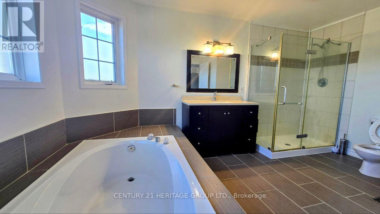 Single Family House for Sale in  FERNDALE DRIVE N Barrie (Northwest) 