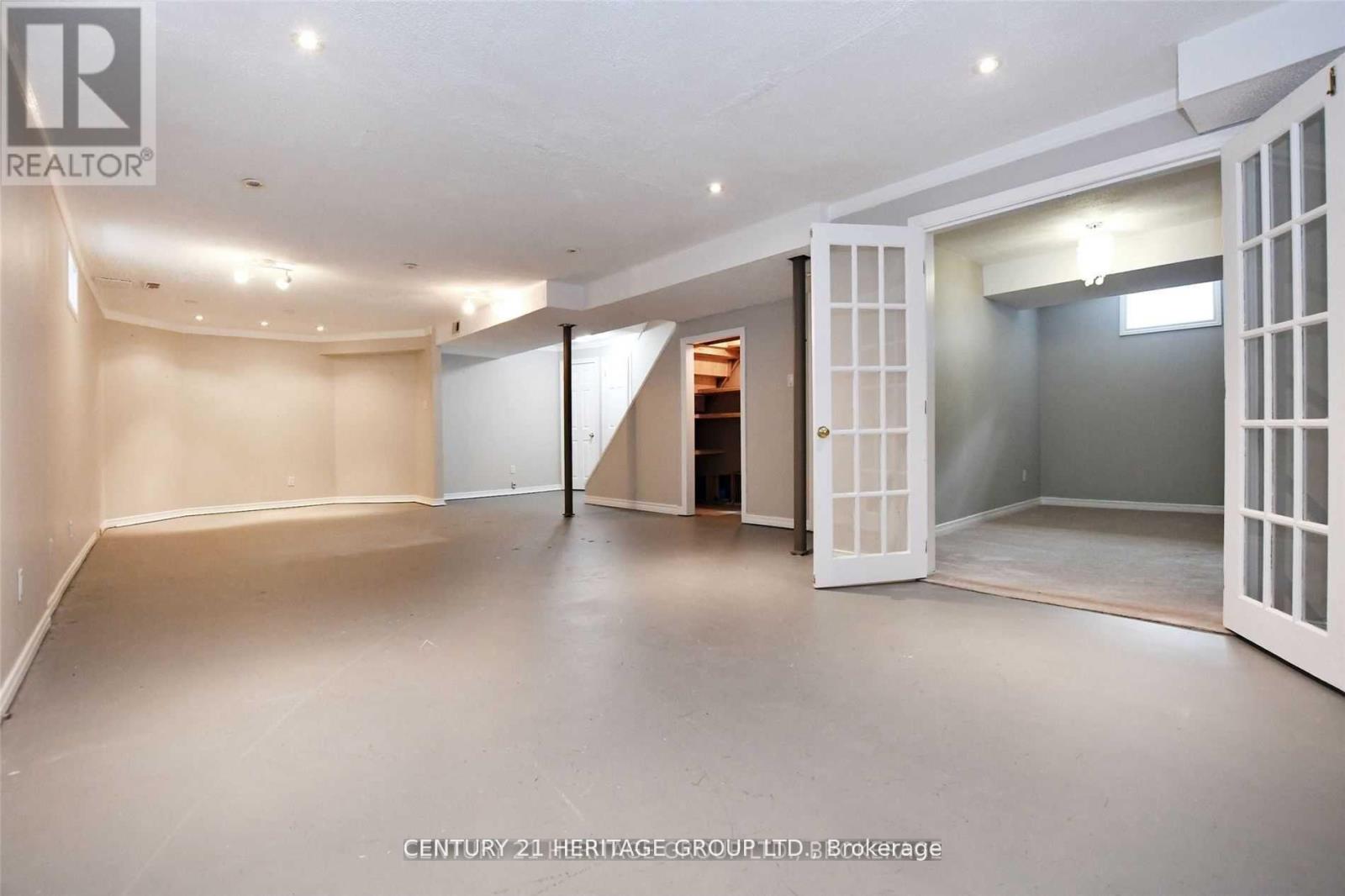 Single Family House for Sale in  FERNDALE DRIVE N Barrie (Northwest) 