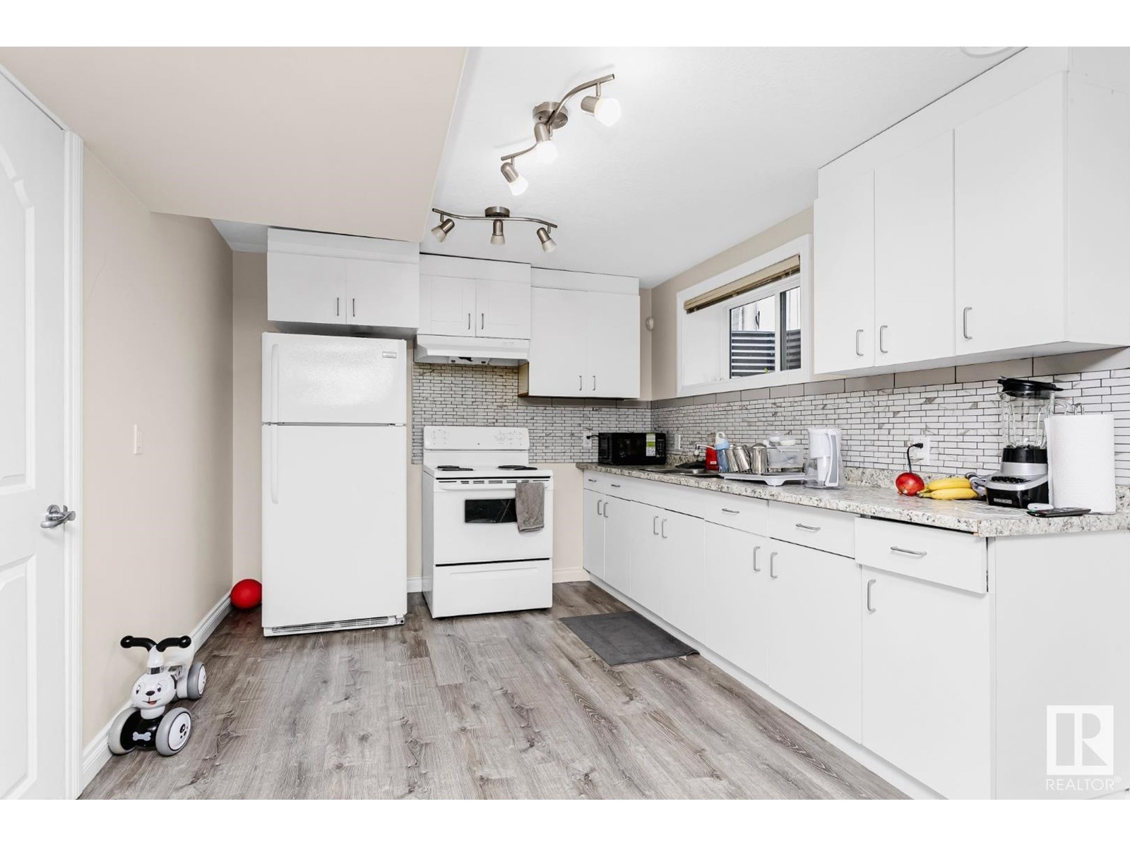 Photo 35 of 6736 11 Av Sw, Edmonton AB