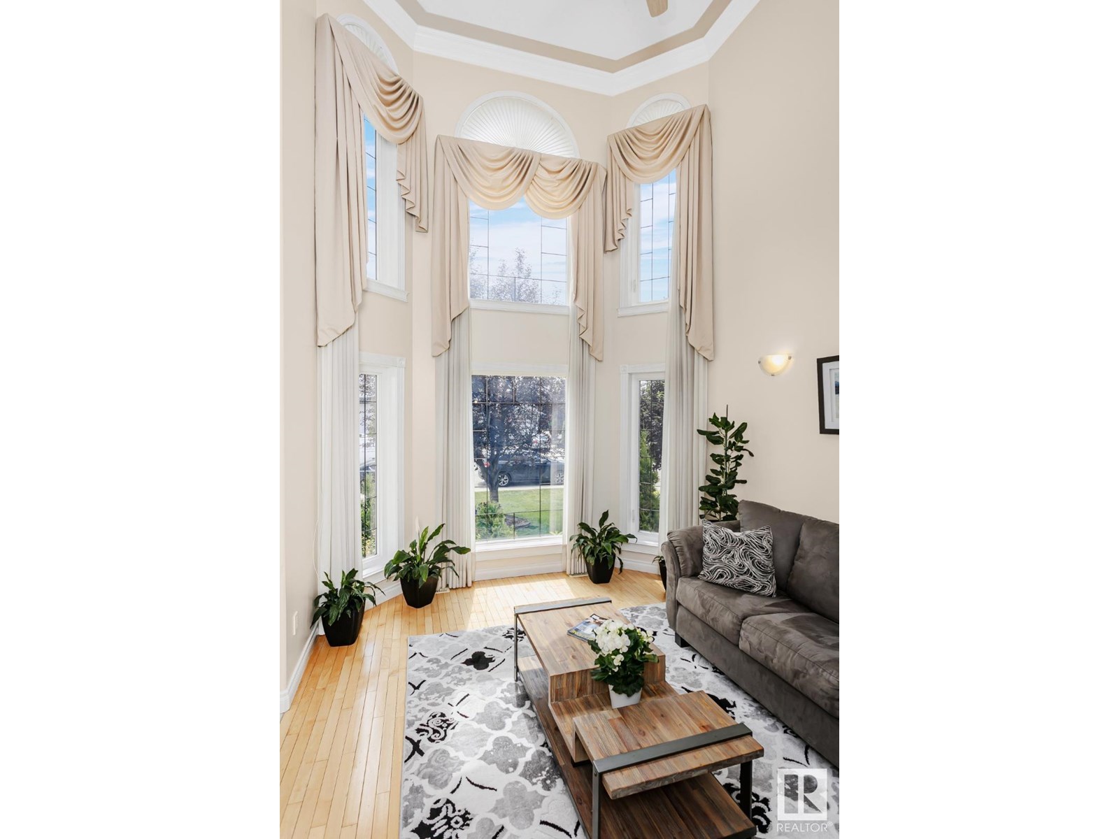 Photo 3 of 6736 11 Av Sw, Edmonton AB