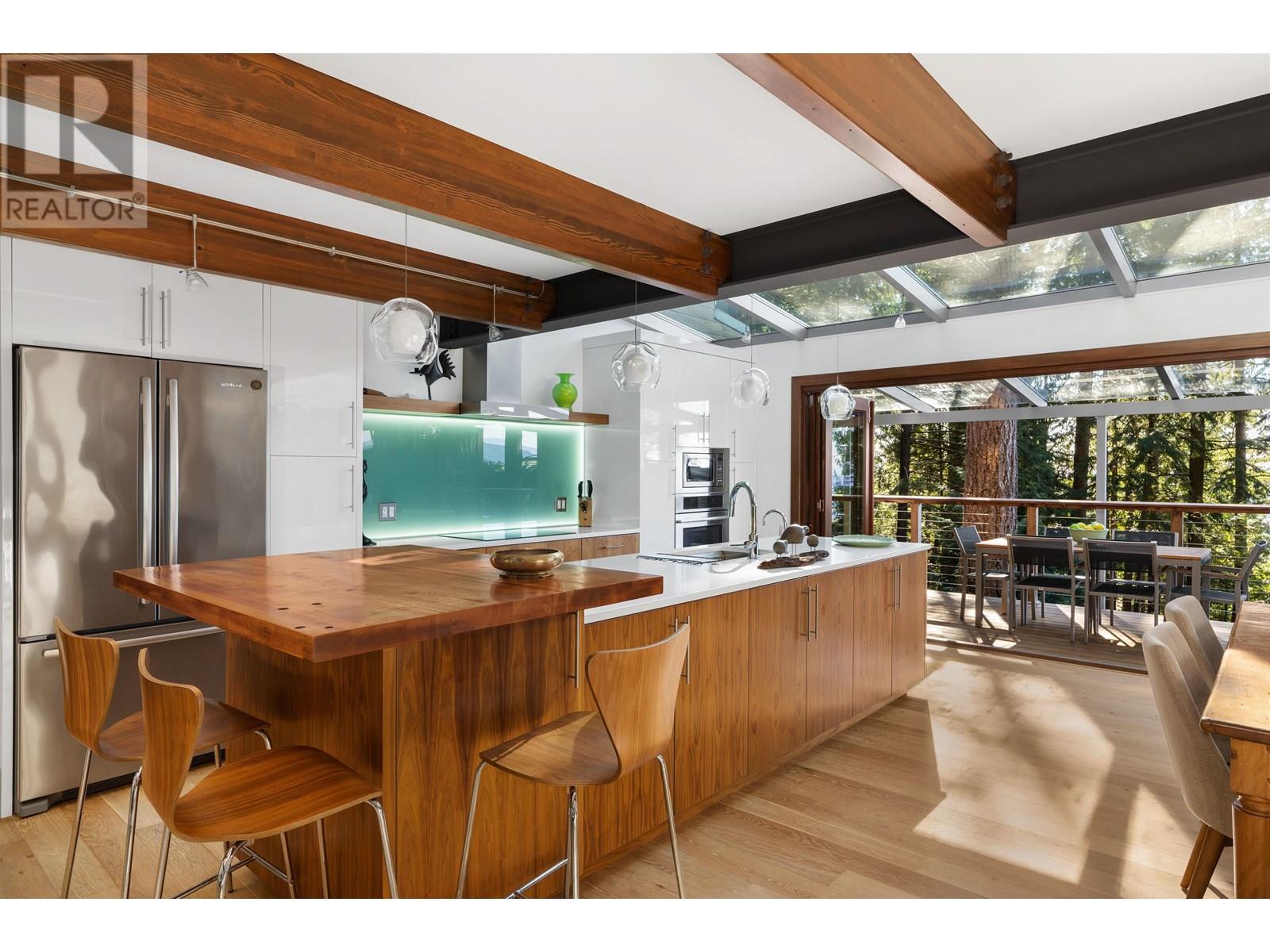 170 SUNSET DRIVE, Lions Bay