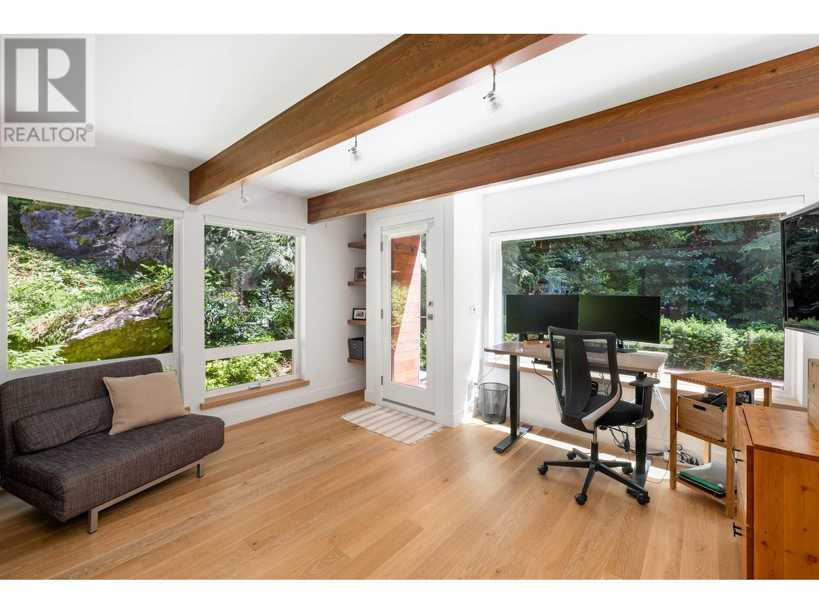 170 SUNSET DRIVE, Lions Bay
