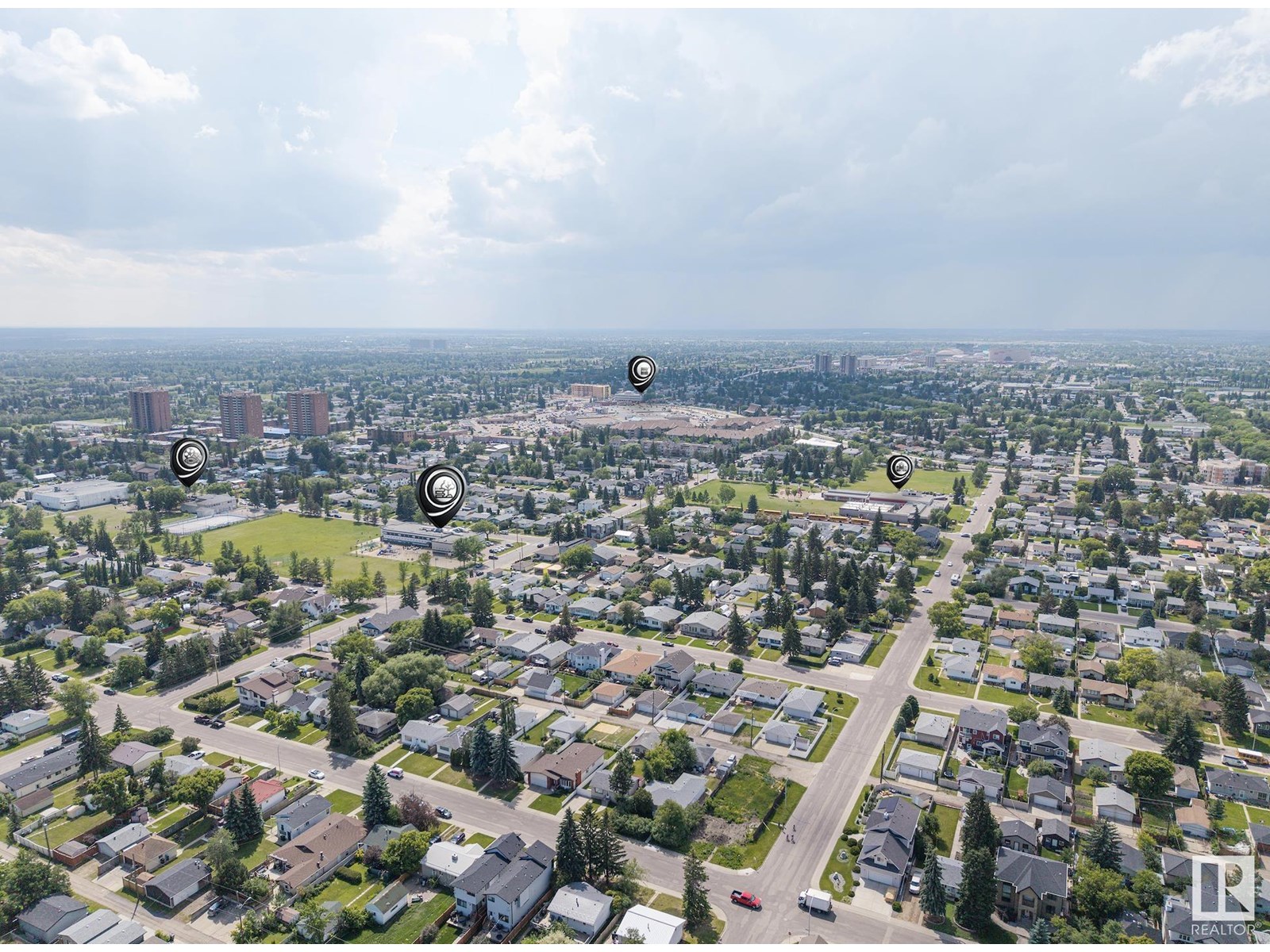 Photo 7 of 9111 151 St Nw, Edmonton AB