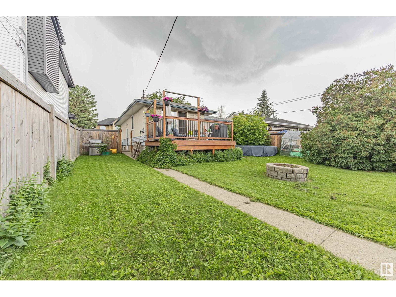 Photo 9 of 9111 151 St Nw, Edmonton AB