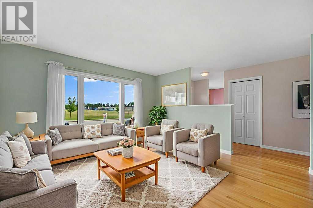 Single Family House Bungalow for Sale in  Grafton Drive SW Glamorgan Calgary 