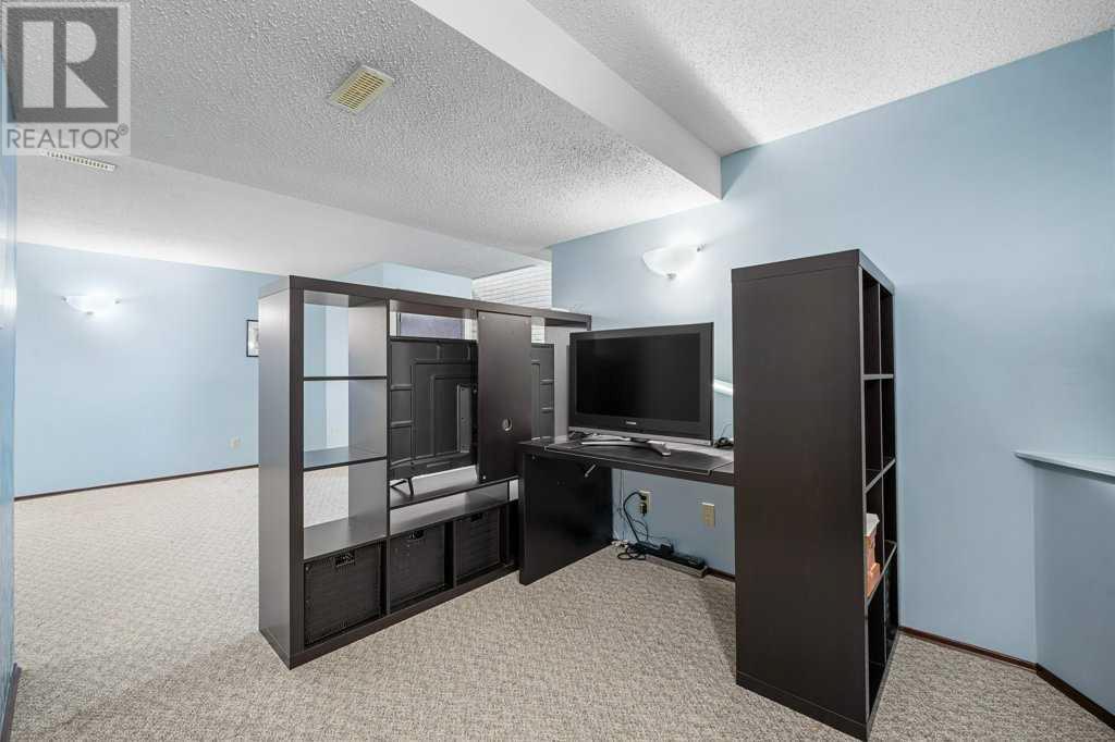 Single Family House Bungalow for Sale in  Grafton Drive SW Glamorgan Calgary 