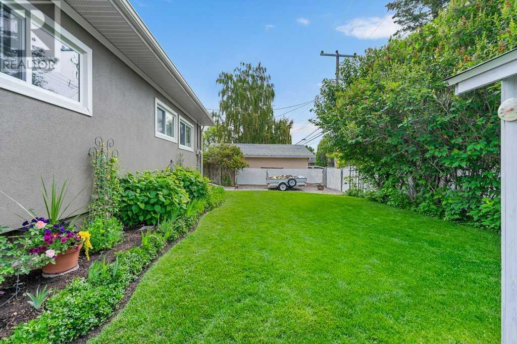 Single Family House Bungalow for Sale in  Grafton Drive SW Glamorgan Calgary 