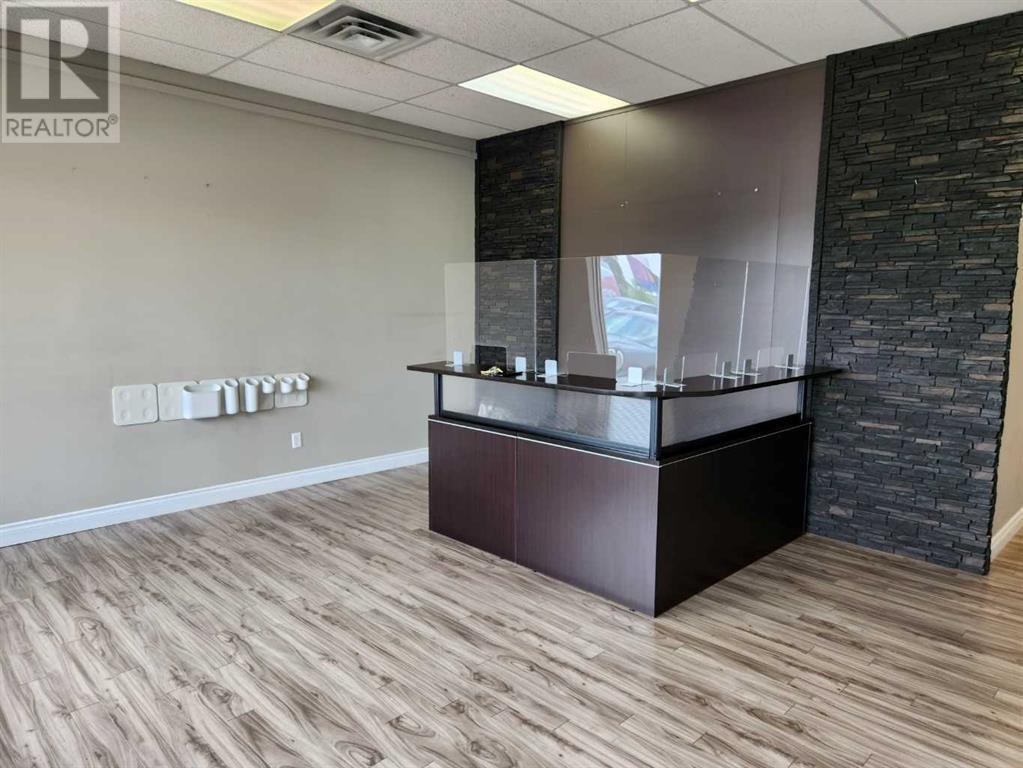 Photo 2 of 116 4402 52 Avenue, Lloydminster AB