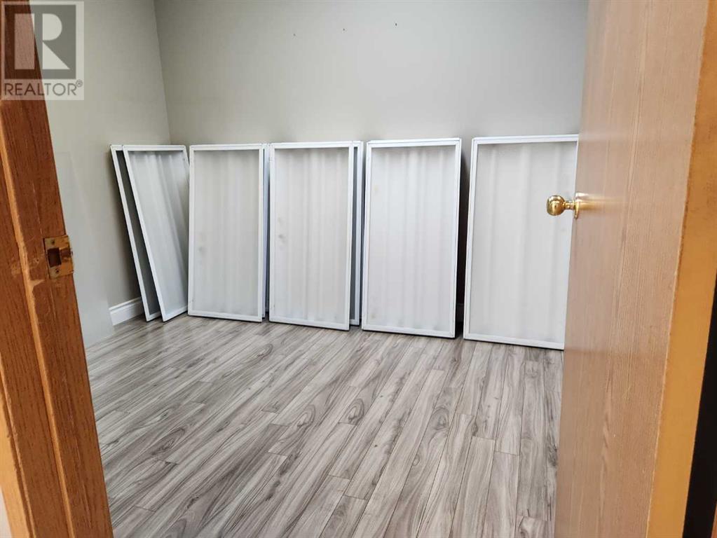 Photo 5 of 116 4402 52 Avenue, Lloydminster AB