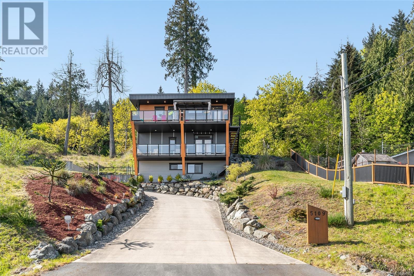 5109 Laguna Way, Nanaimo
