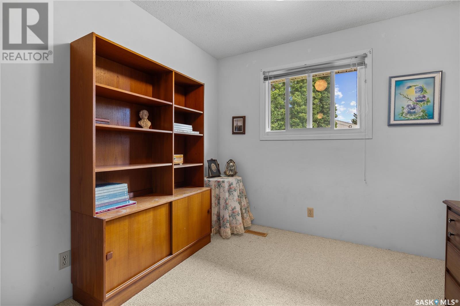 Single Family House 2 Level for Sale in  Ryan ROAD Regina 