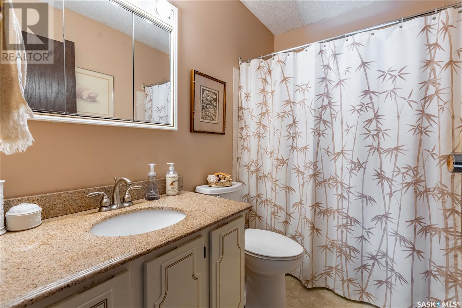 Single Family House 2 Level for Sale in  Ryan ROAD Regina 