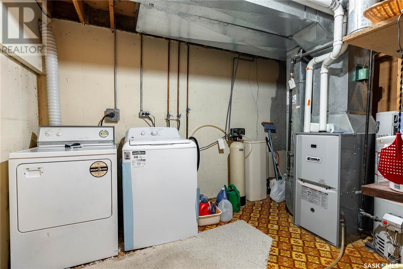 Single Family House 2 Level for Sale in  Ryan ROAD Regina 