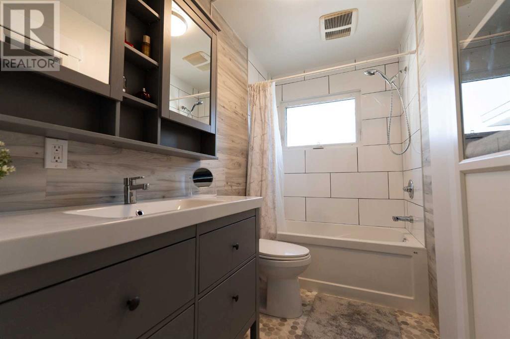 Single Family House Bungalow for Sale in   Street S Victoria Park Lethbridge 