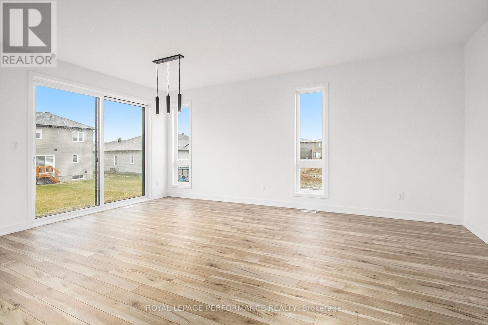Photo 25 of 76 Rutile Street, Clarencerockland ON