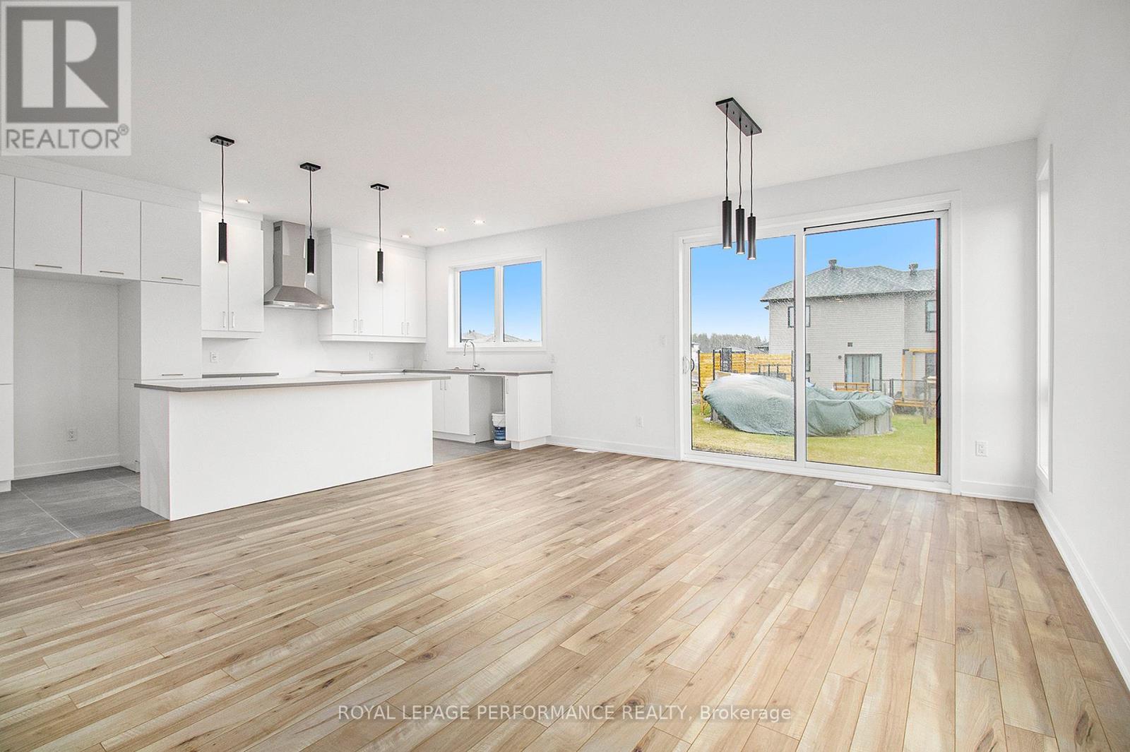 Photo 18 of 76 Rutile Street, Clarencerockland ON
