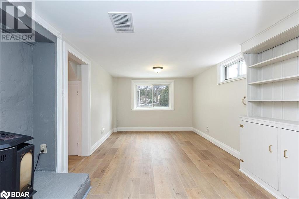 Photo 14 of 152 Owen Street, Barrie ON