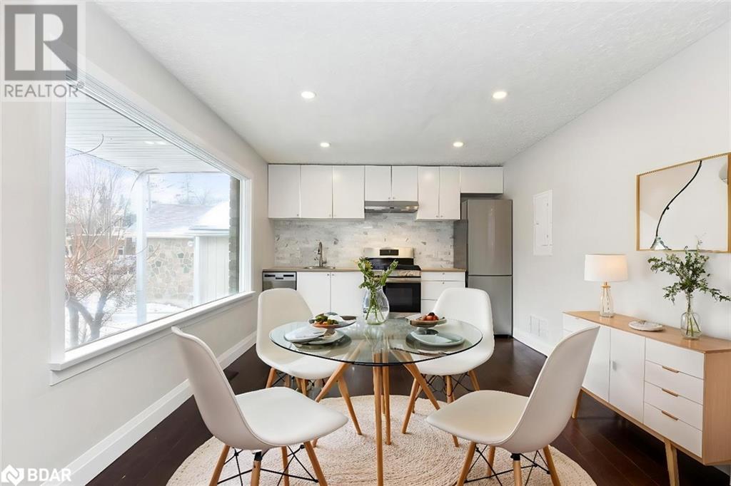 Photo 3 of 152 Owen Street, Barrie ON