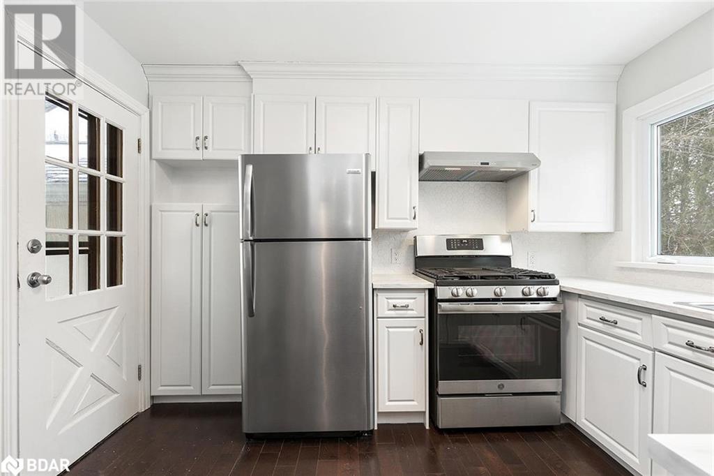 Photo 8 of 152 Owen Street, Barrie ON
