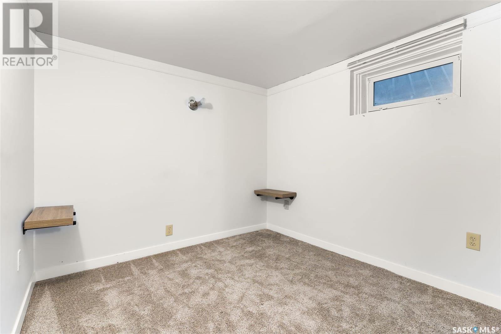 Photo 22 of 623 Broadway Avenue E, Regina SK