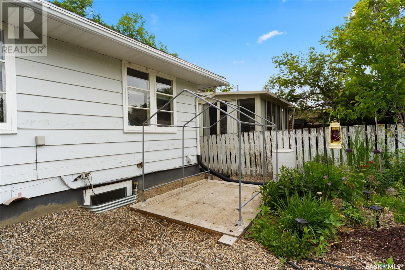 Photo 30 of 623 Broadway Avenue E, Regina SK