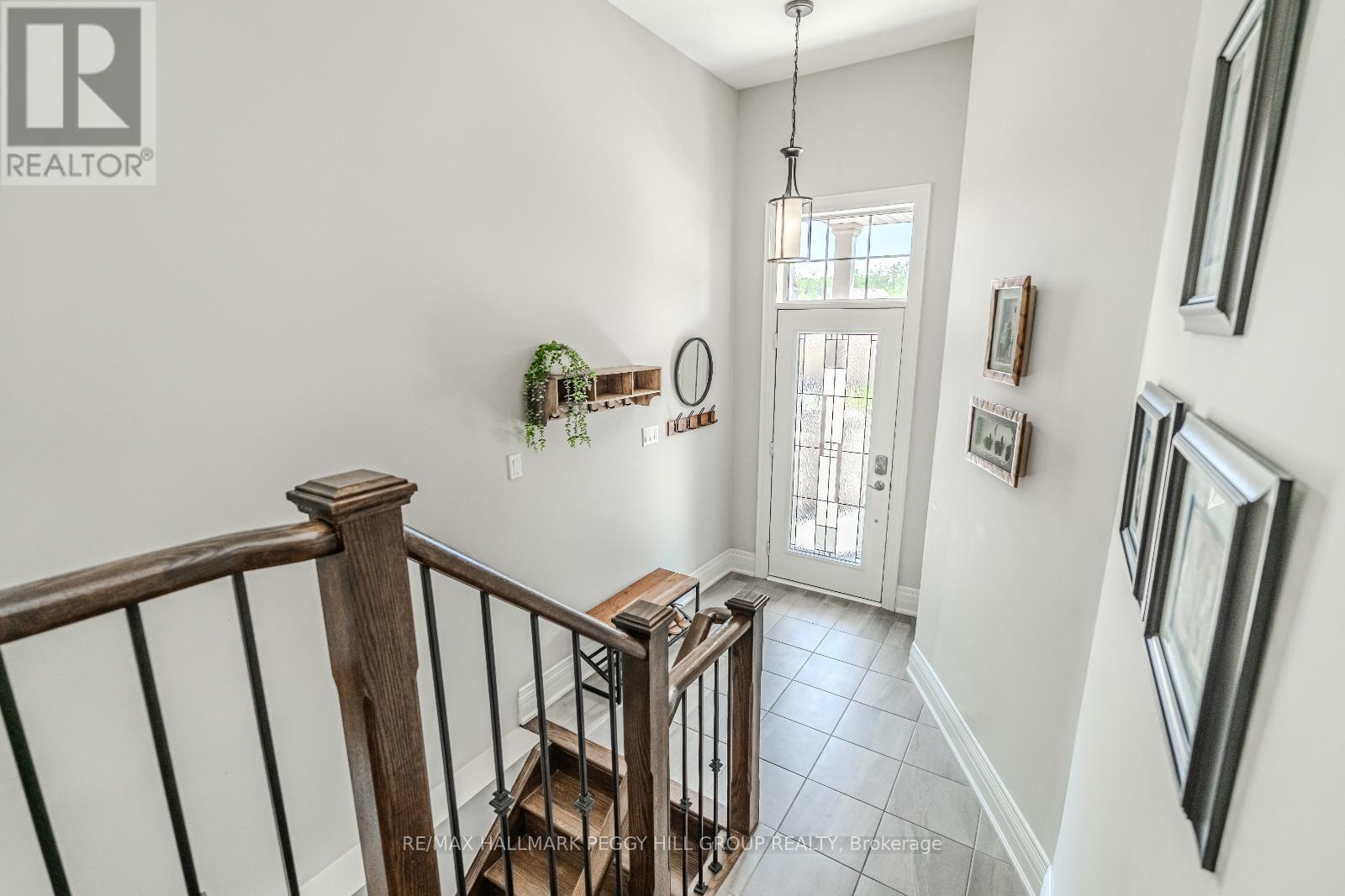 Photo 12 of 23 Curtis Way, Springwater ON