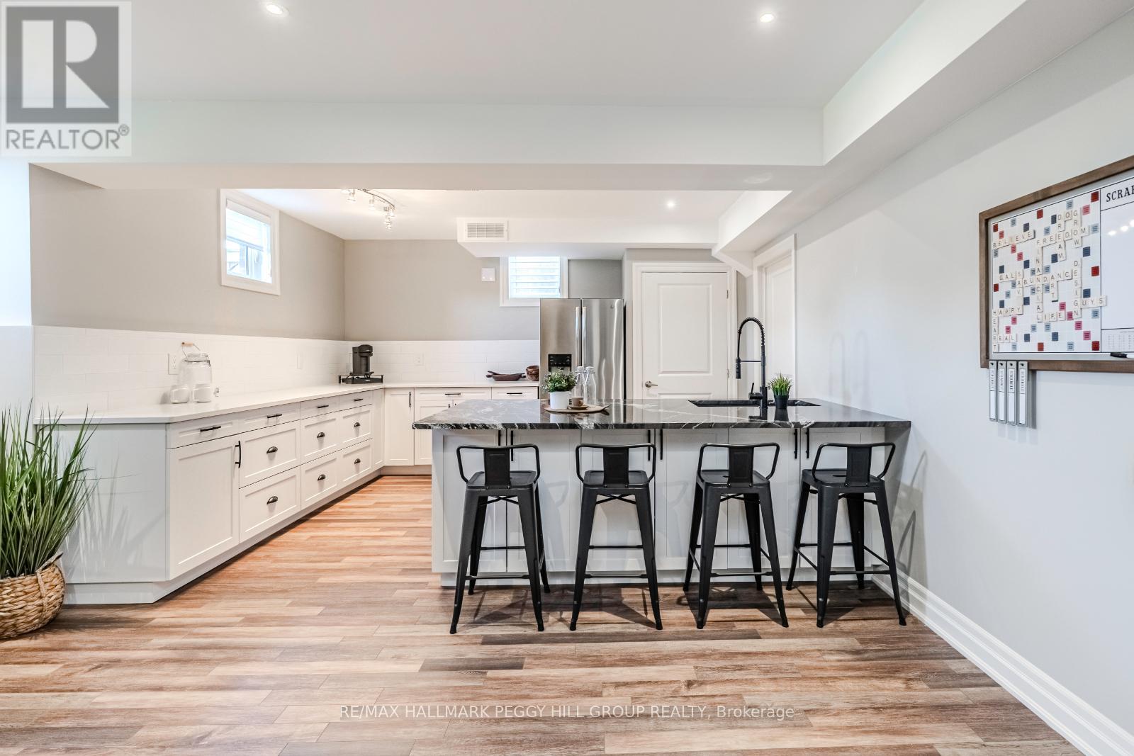 Photo 18 of 23 Curtis Way, Springwater ON