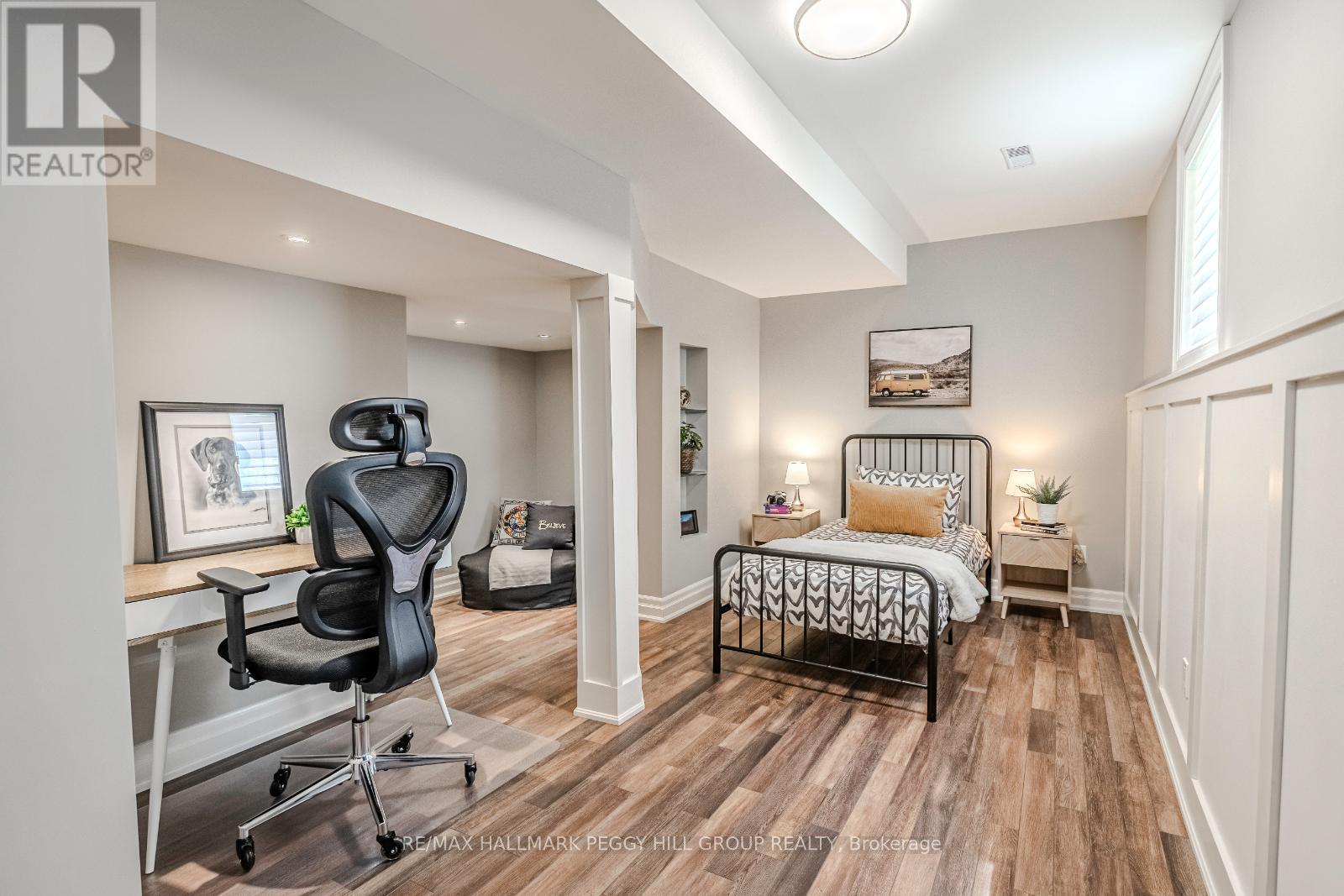 Photo 10 of 23 Curtis Way, Springwater ON