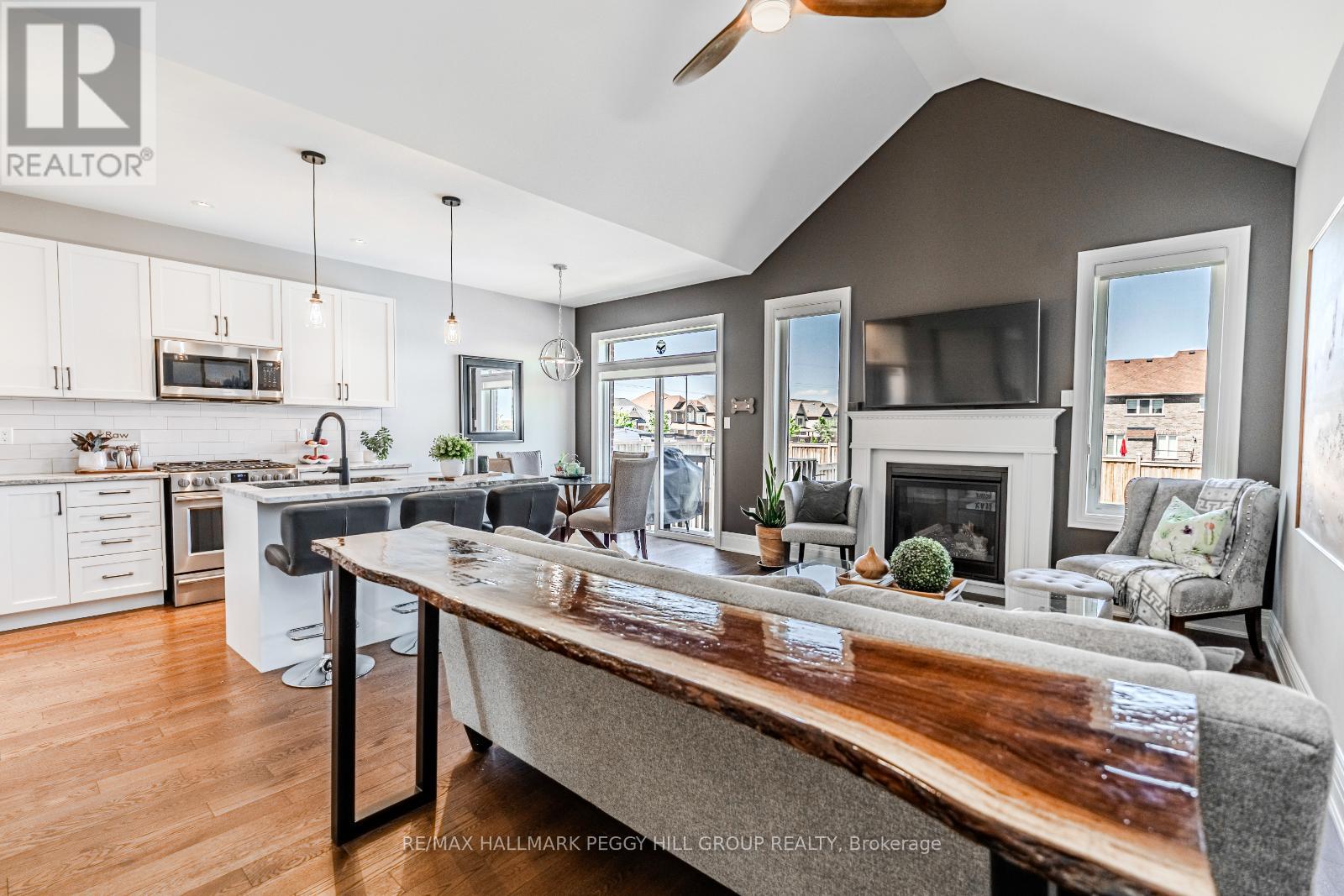 Photo 9 of 23 Curtis Way, Springwater ON