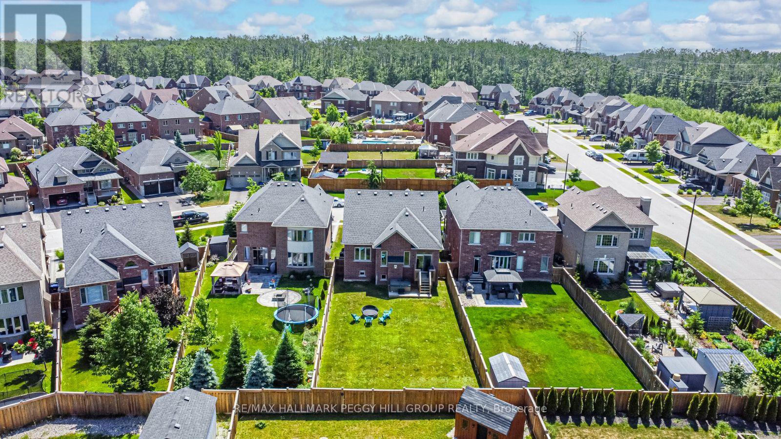 Photo 5 of 23 Curtis Way, Springwater ON