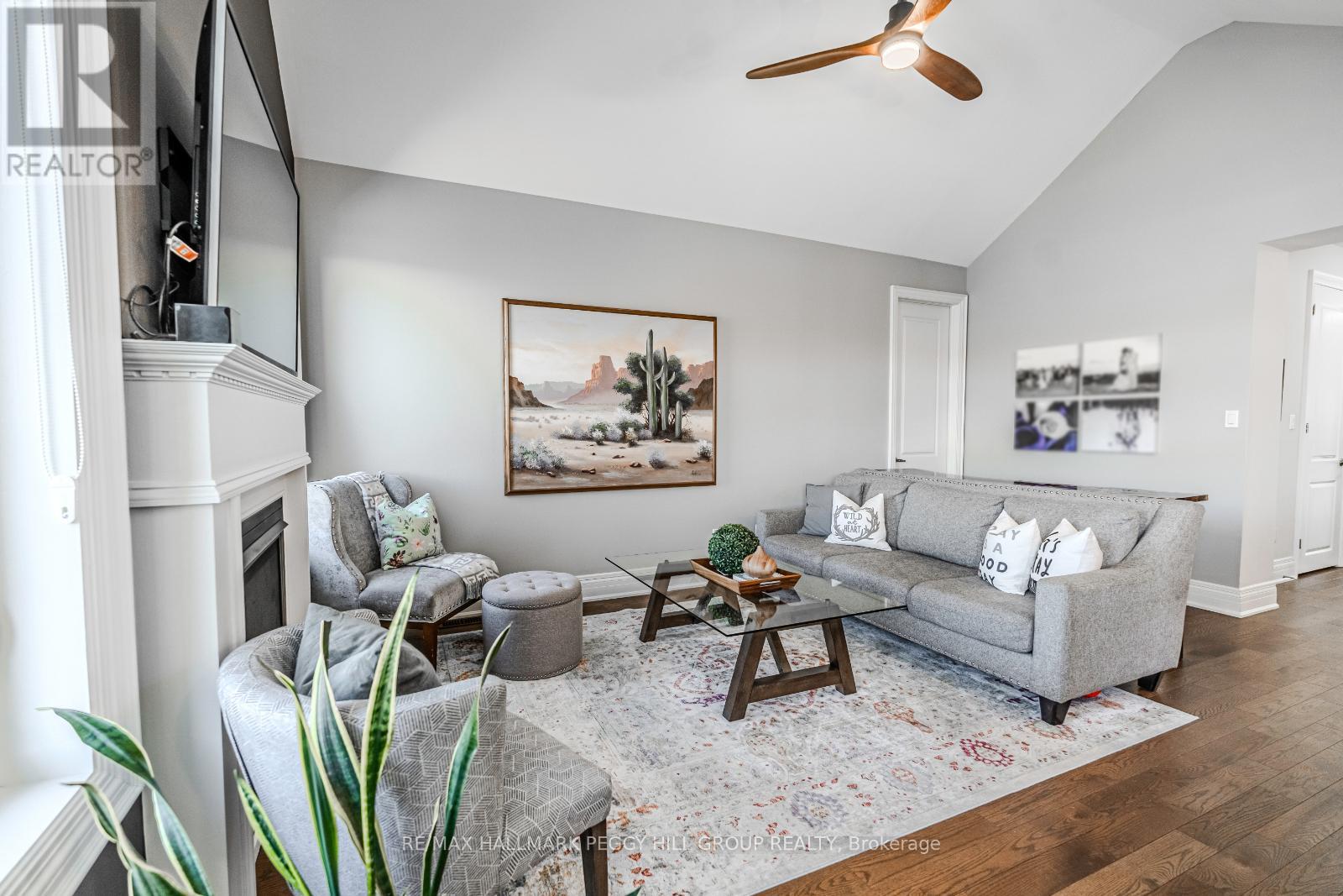 Photo 11 of 23 Curtis Way, Springwater ON