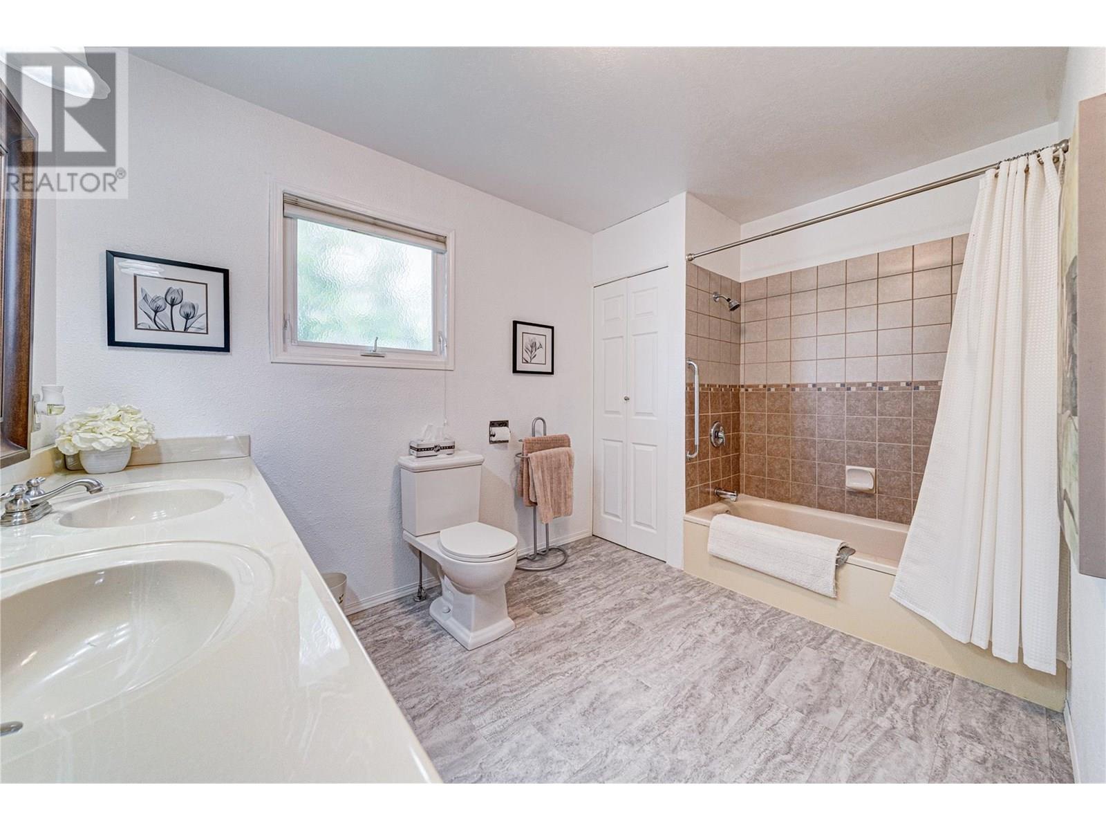 1202 6TH Avenue, Fernie