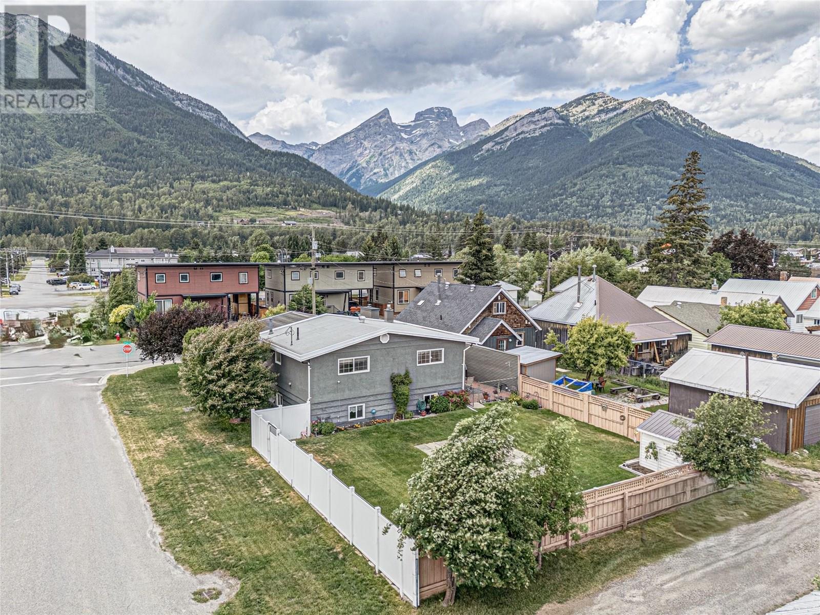 1202 6TH Avenue, Fernie