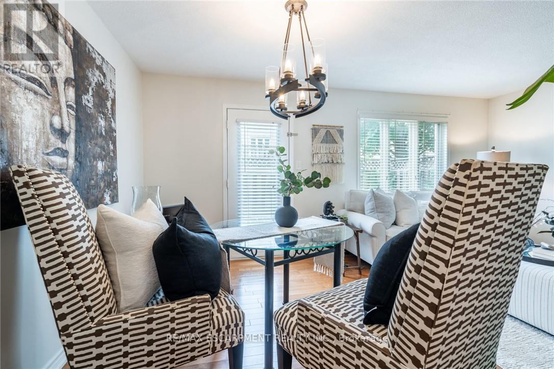 Photo 11 of 24 100 Vineberg Drive, Hamilton ON