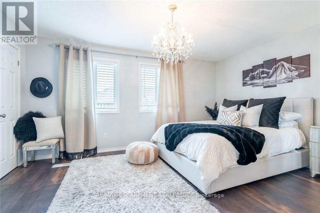 Photo 23 of 24 100 Vineberg Drive, Hamilton ON