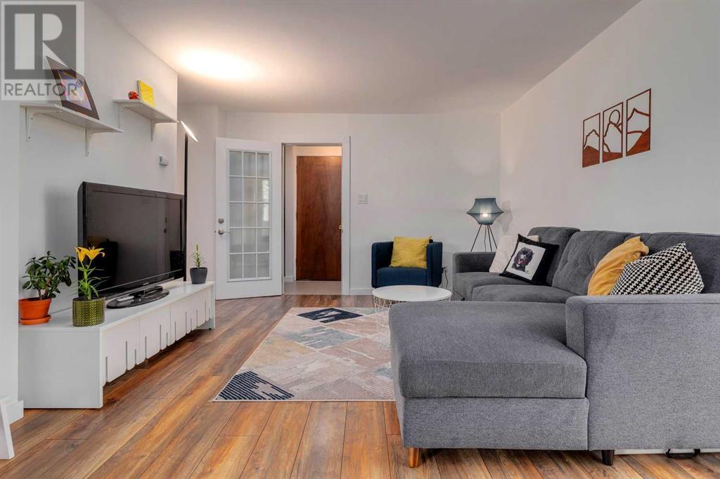 Single Family House for Sale in   Cedar Crescent SW Spruce Cliff Calgary 