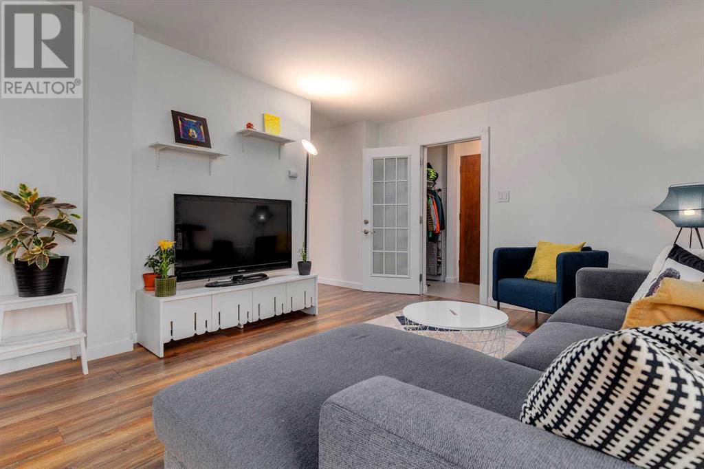 Single Family House for Sale in   Cedar Crescent SW Spruce Cliff Calgary 