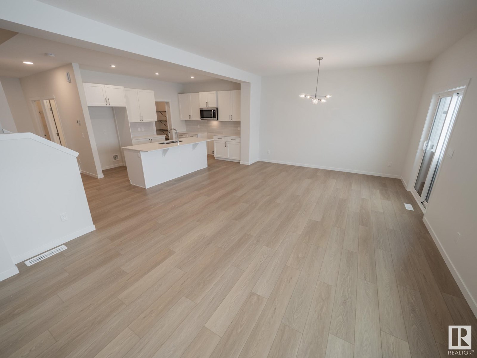 8720 224 ST NW, Edmonton