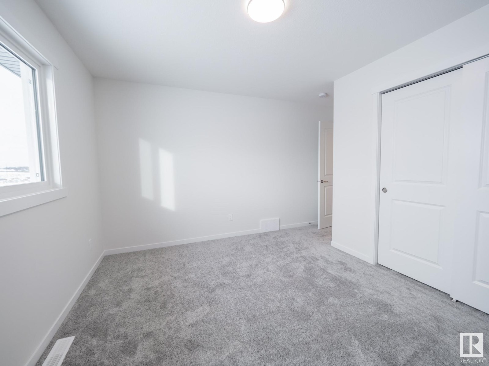 8720 224 ST NW, Edmonton