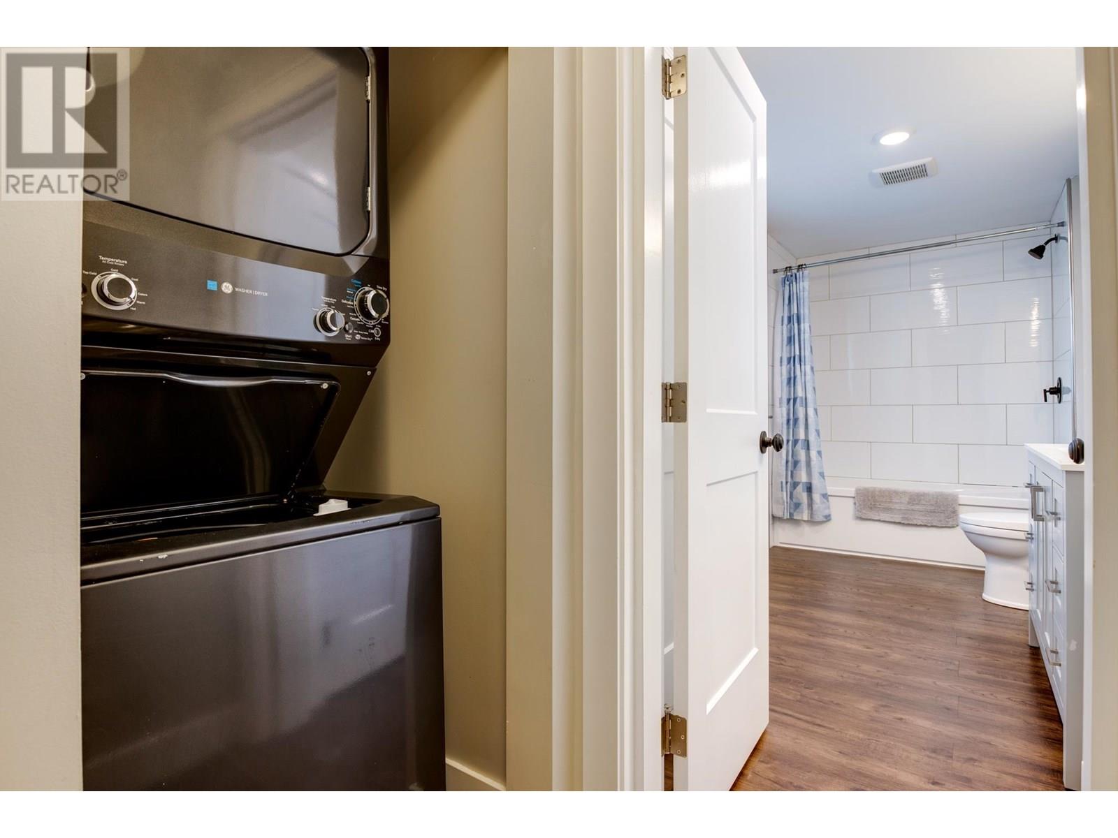 Photo 23 of 966 20th Avenue, Prince George BC