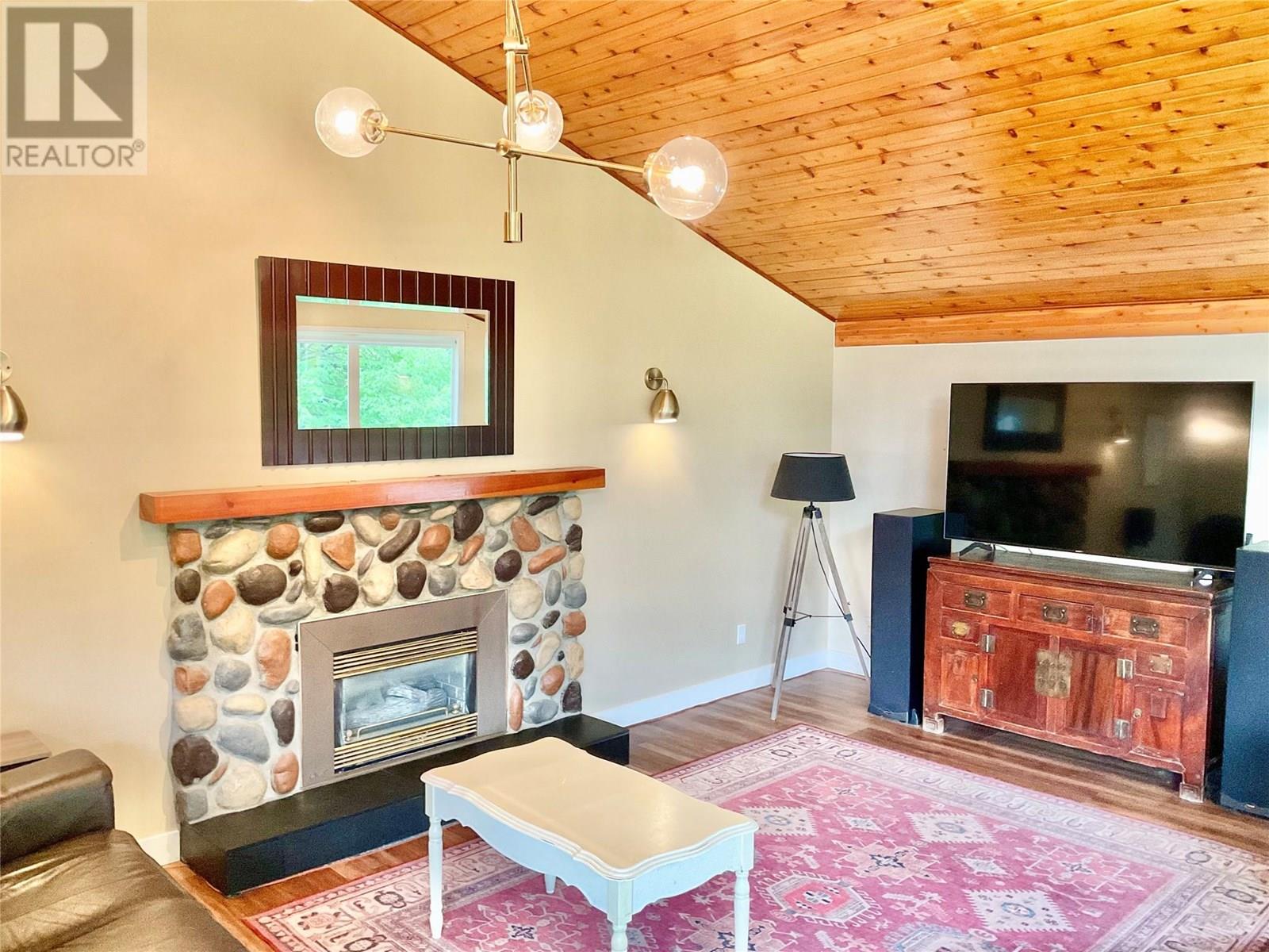 706 CENTRAL Avenue, Midway