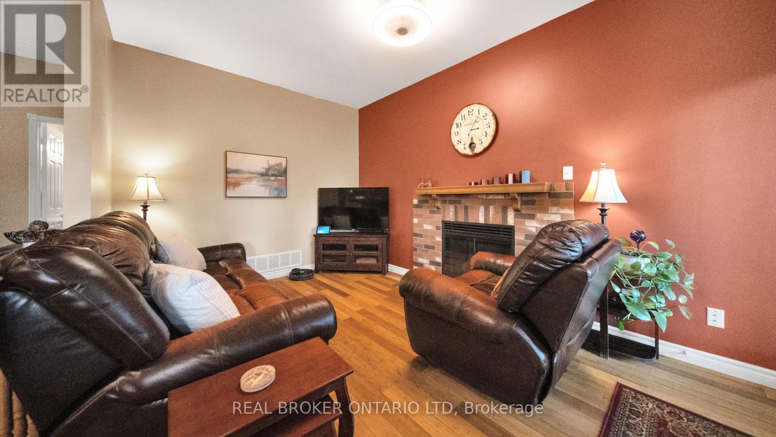 Photo 14 of 427 Olde Village Lane, Shelburne ON
