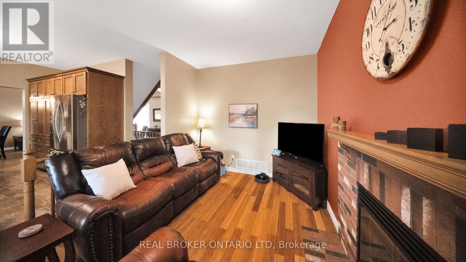 Photo 15 of 427 Olde Village Lane, Shelburne ON