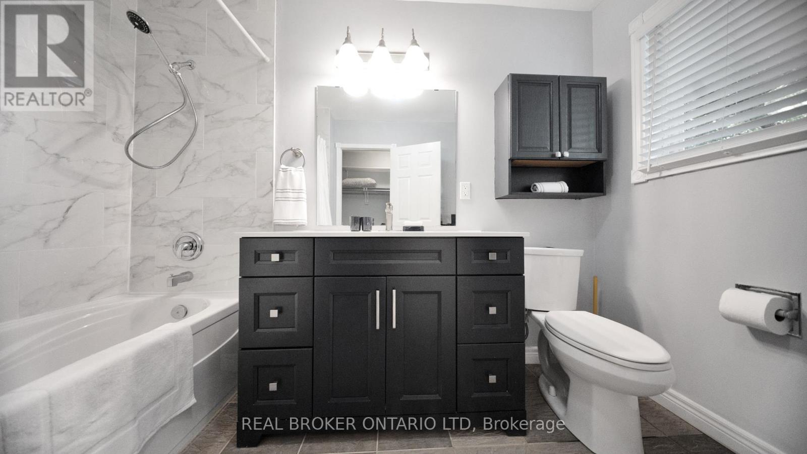 Photo 24 of 427 Olde Village Lane, Shelburne ON