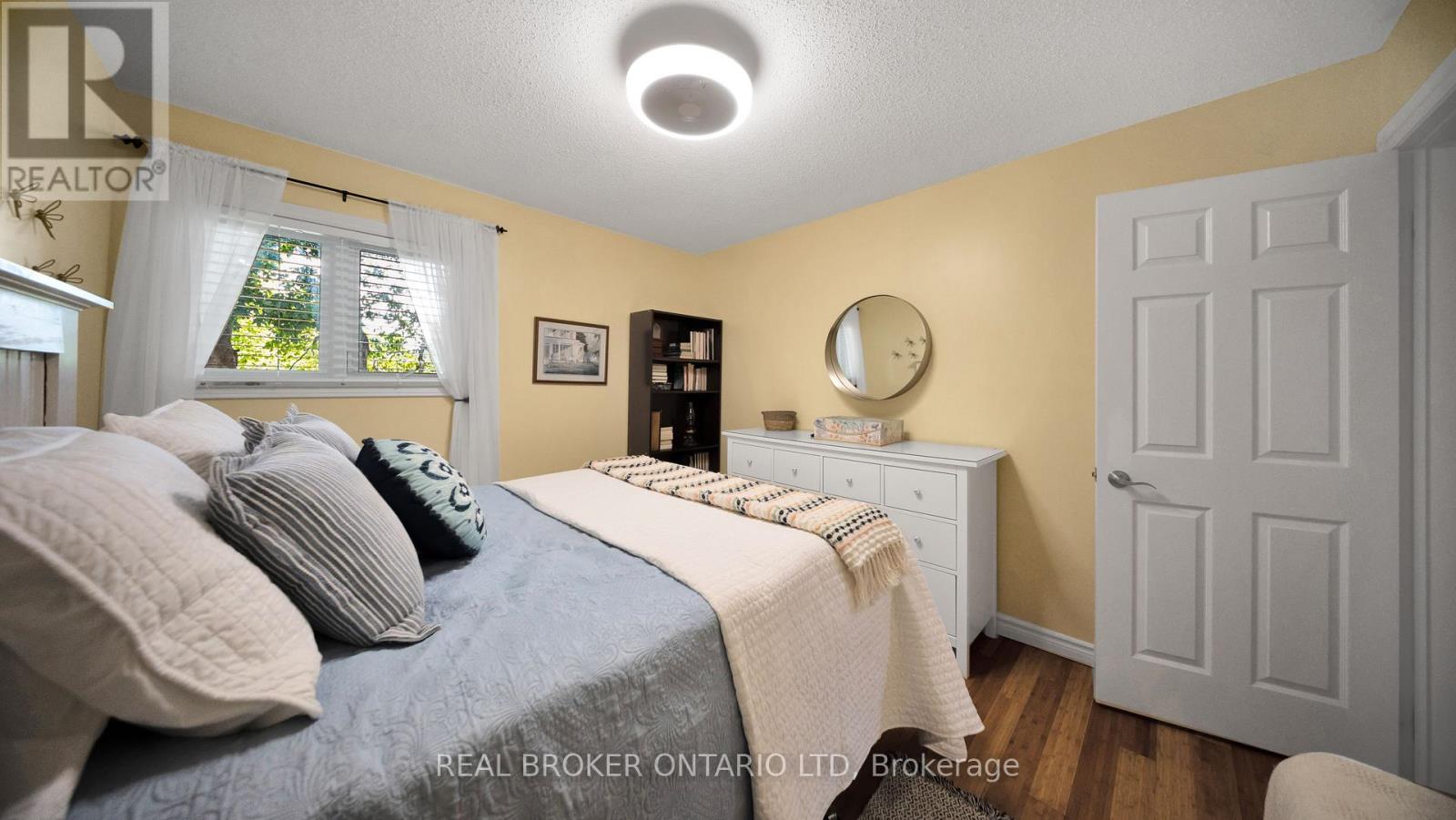 Photo 26 of 427 Olde Village Lane, Shelburne ON
