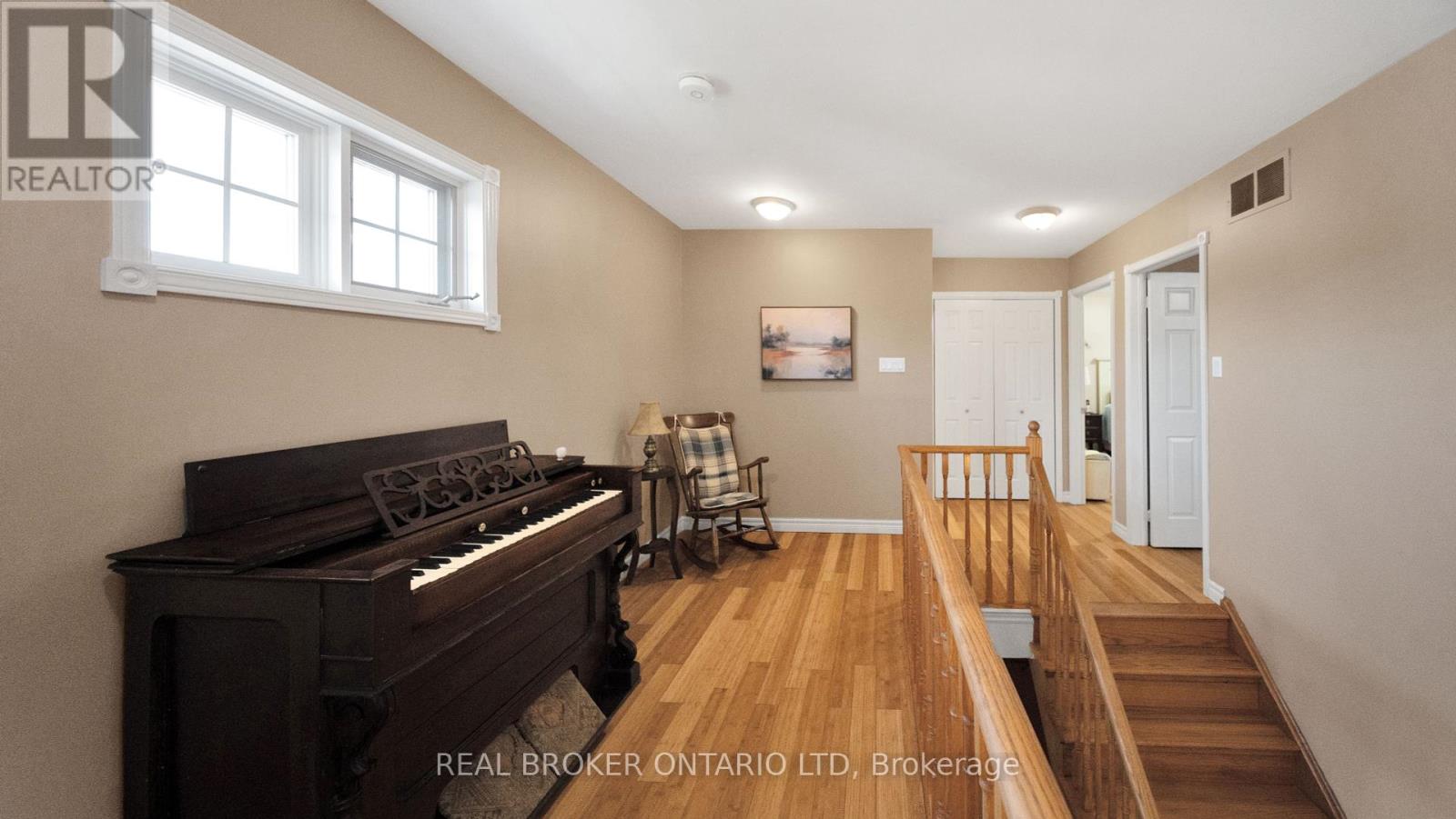 Photo 30 of 427 Olde Village Lane, Shelburne ON