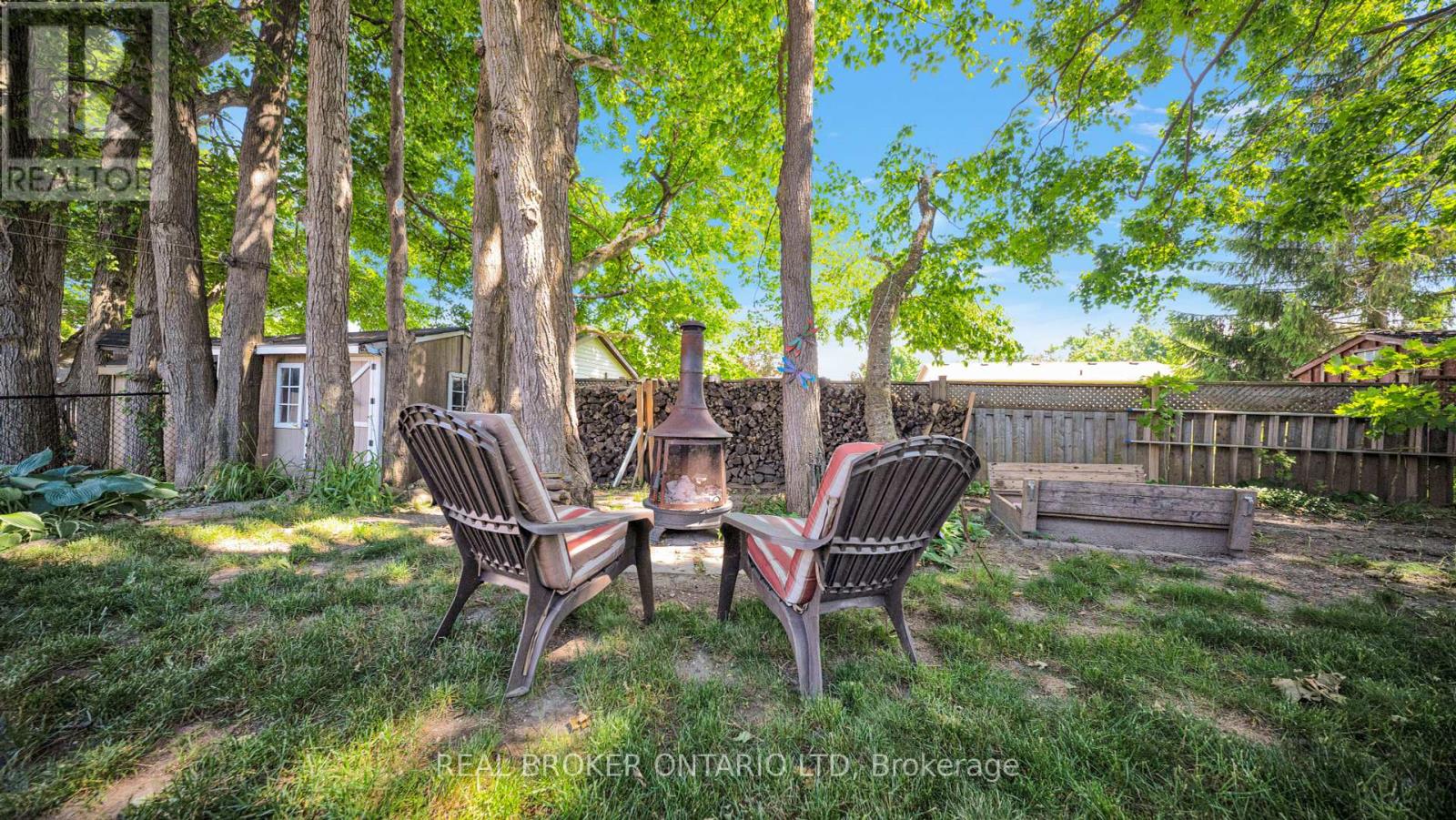 Photo 45 of 427 Olde Village Lane, Shelburne ON